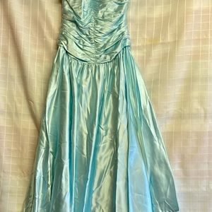 Dress size 7 Blue strapless
